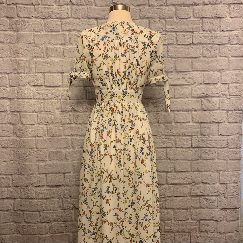 πHPπ Lost In Lunar Floral Button Front Dress - Picture 9 of 16